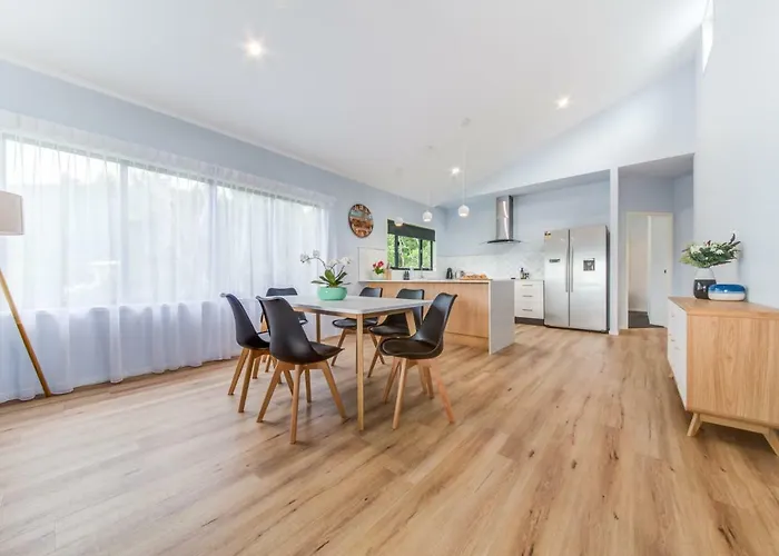 Hillside Haven - Airlie Beach